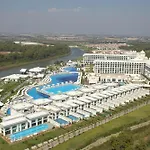Titanic Deluxe Golf Rezort