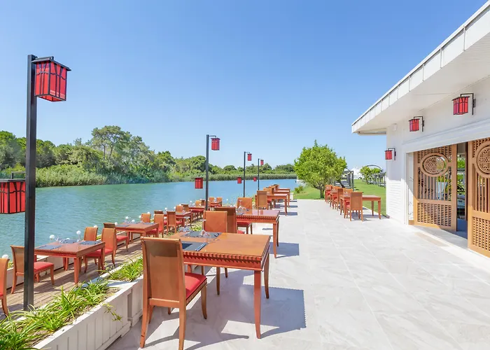 Θέρετρο Titanic Deluxe Golf 5*