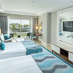 Üdülőközpont Titanic Deluxe Golf Belek