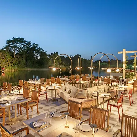 Titanic Deluxe Golf Resort