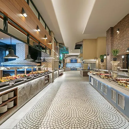 Курортный комплекс Titanic Deluxe Golf Белек