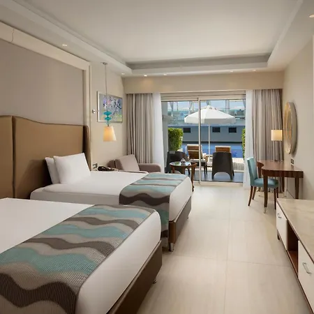 Θέρετρο Titanic Deluxe Golf 5*
