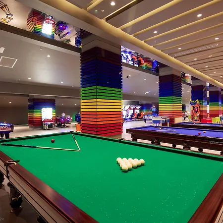 Feriested Titanic Deluxe Golf 5*
