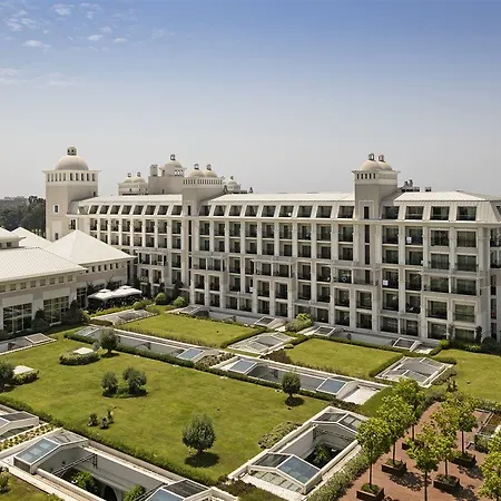 Курортный комплекс Titanic Deluxe Golf 5*