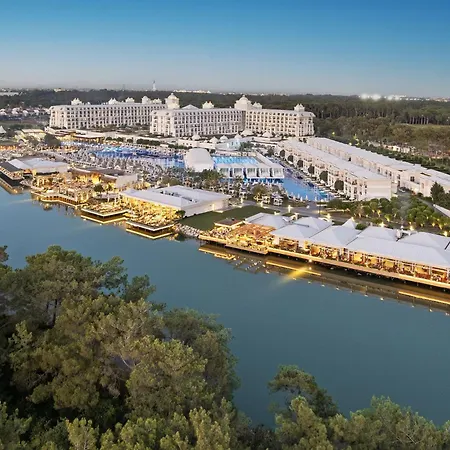 Titanic Deluxe Golf 5* Μπέλεκ