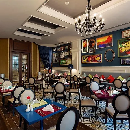 度假村 贝莱克泰坦尼克豪华高尔夫酒店 5*